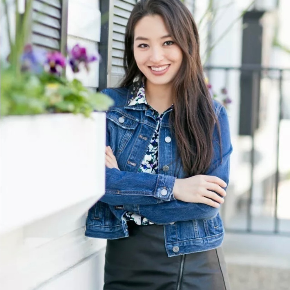 Banana Republic Womens Sz XS Denim Blue Jean Trucker Jacket Medium Wash